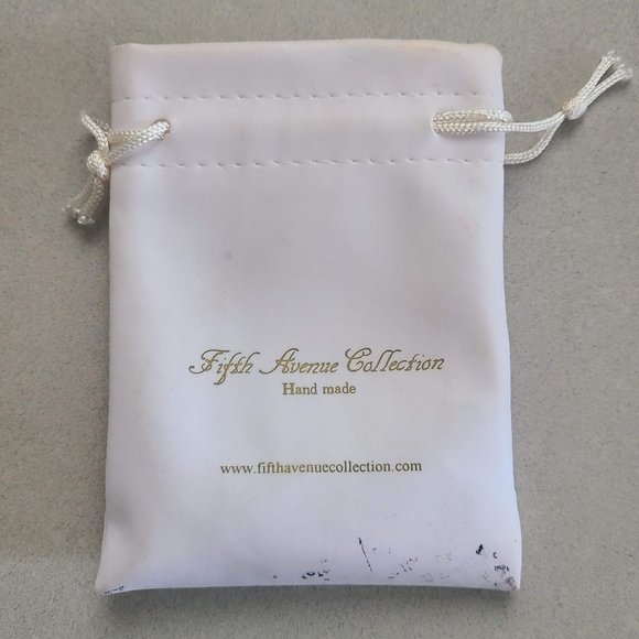 NWOT Butterfly Charm Bracelet - Picture 2 of 5